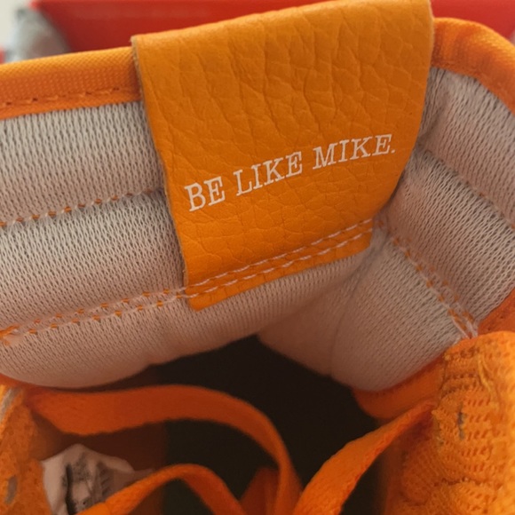 Nike Air Jordan 1 Retro High Gatorade Youth Size 6.5Y Orange Peel GS AJ6000-880 - Picture 9 of 10